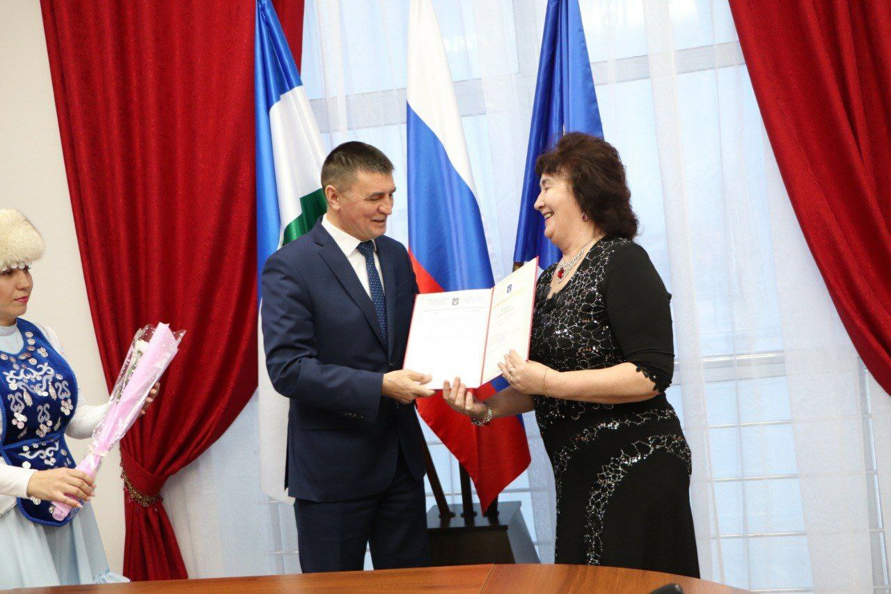 Хезмәтләре олы хөрмәткә лаек