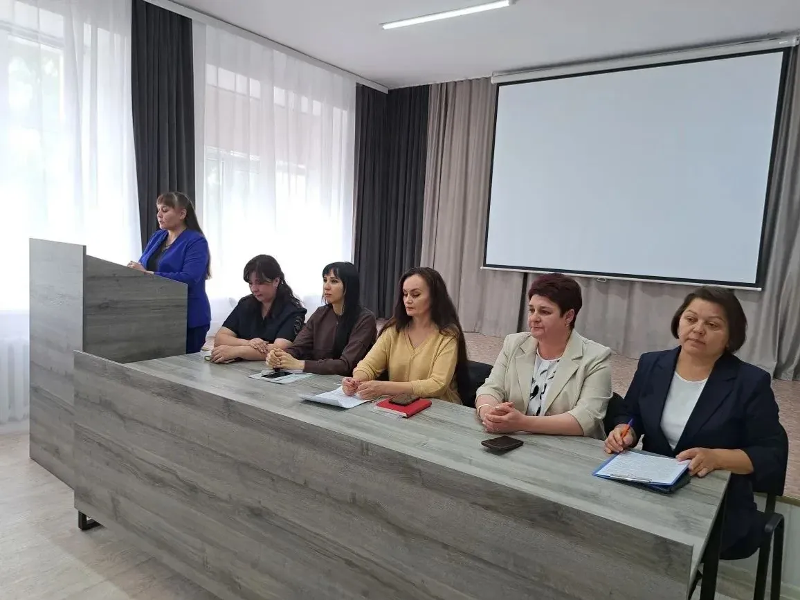 Тәрбиягә бала алган гаиләләр белән очрашу