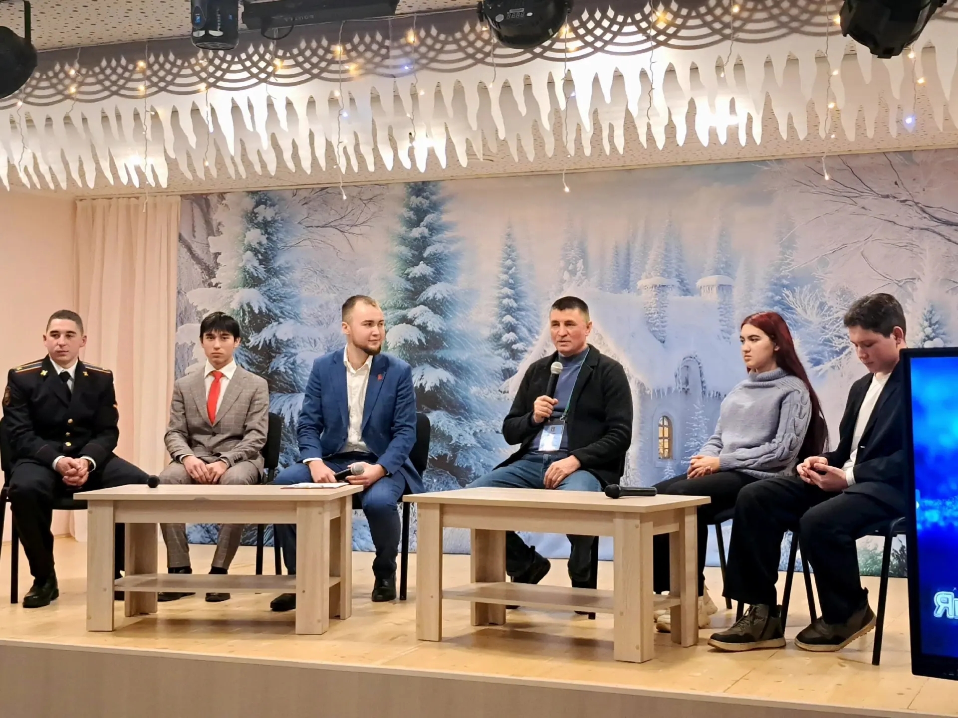 Дустанә аралашу һәм фикер алышу дулкынында