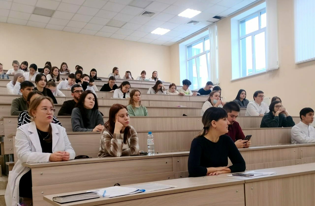 Булачак табиб-студентлар белән очрашу булды