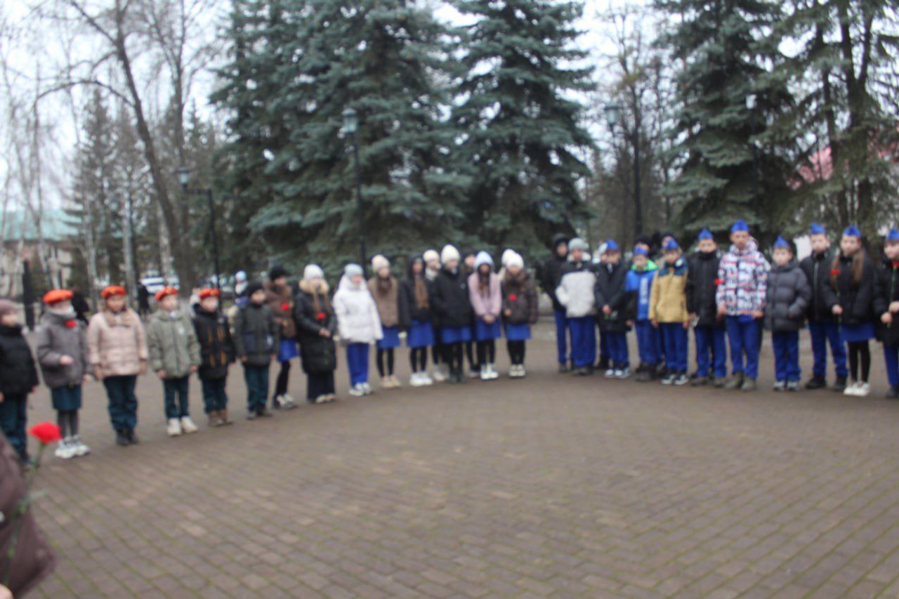 Бүген - Билгесез солдат көне