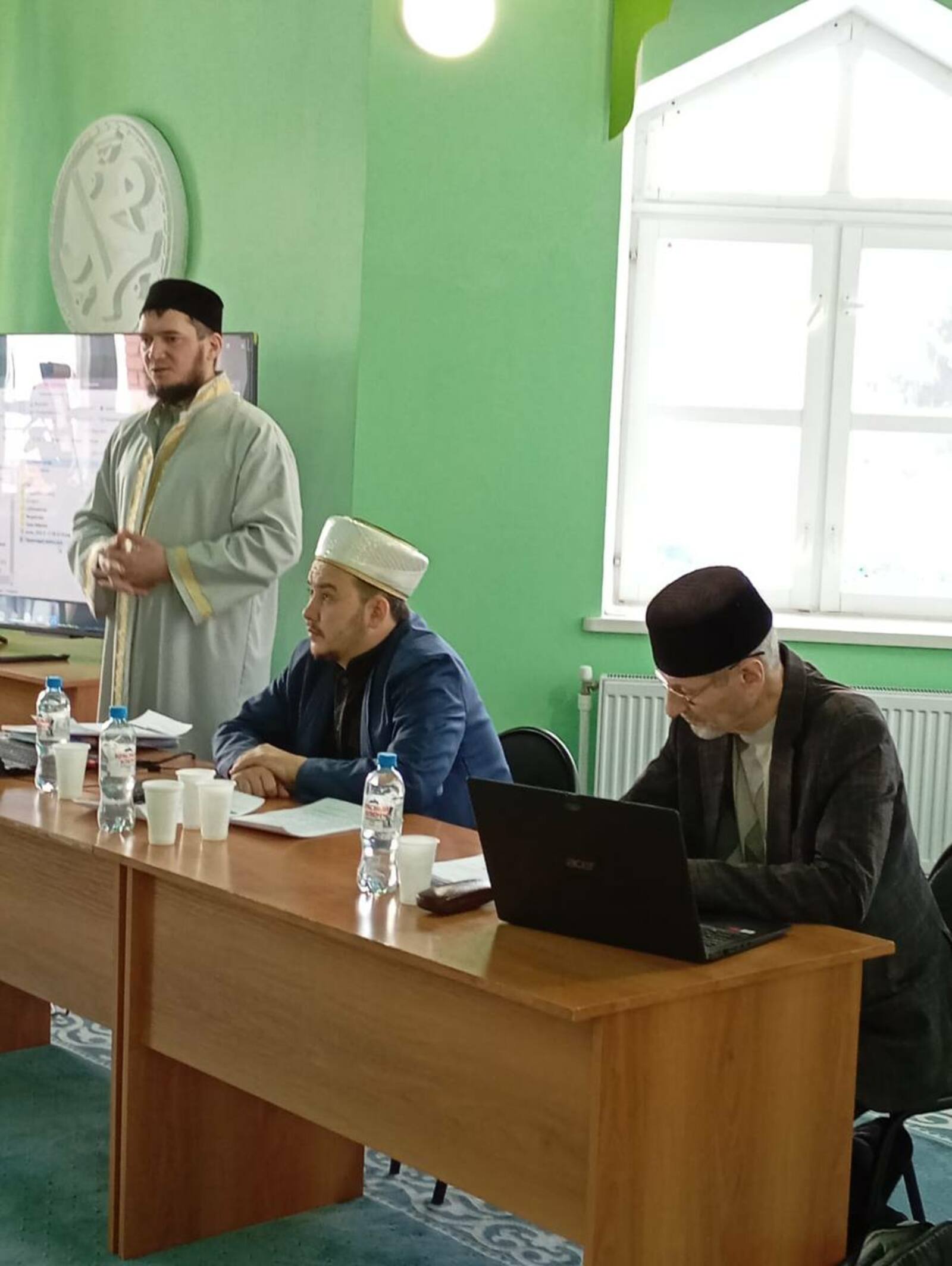 Иске Калмашта имамнар киңәш корды