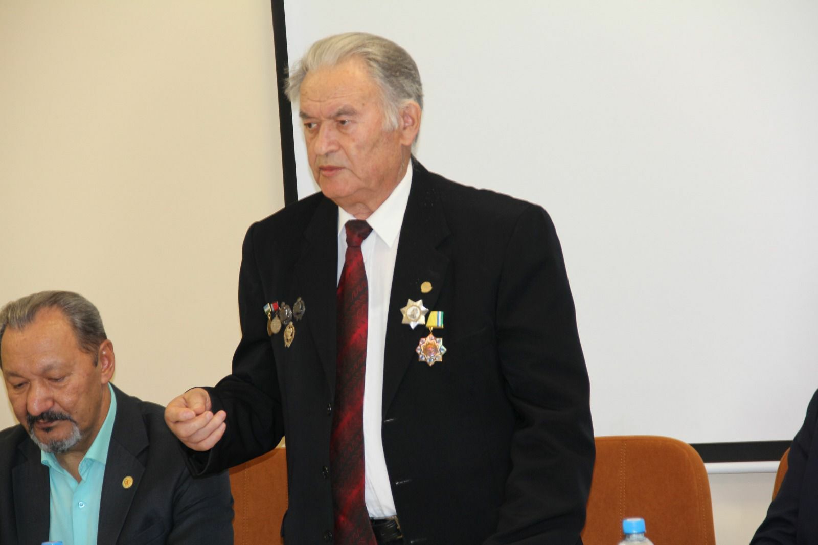 Бәйрәм уңаеннан җылы очрашу