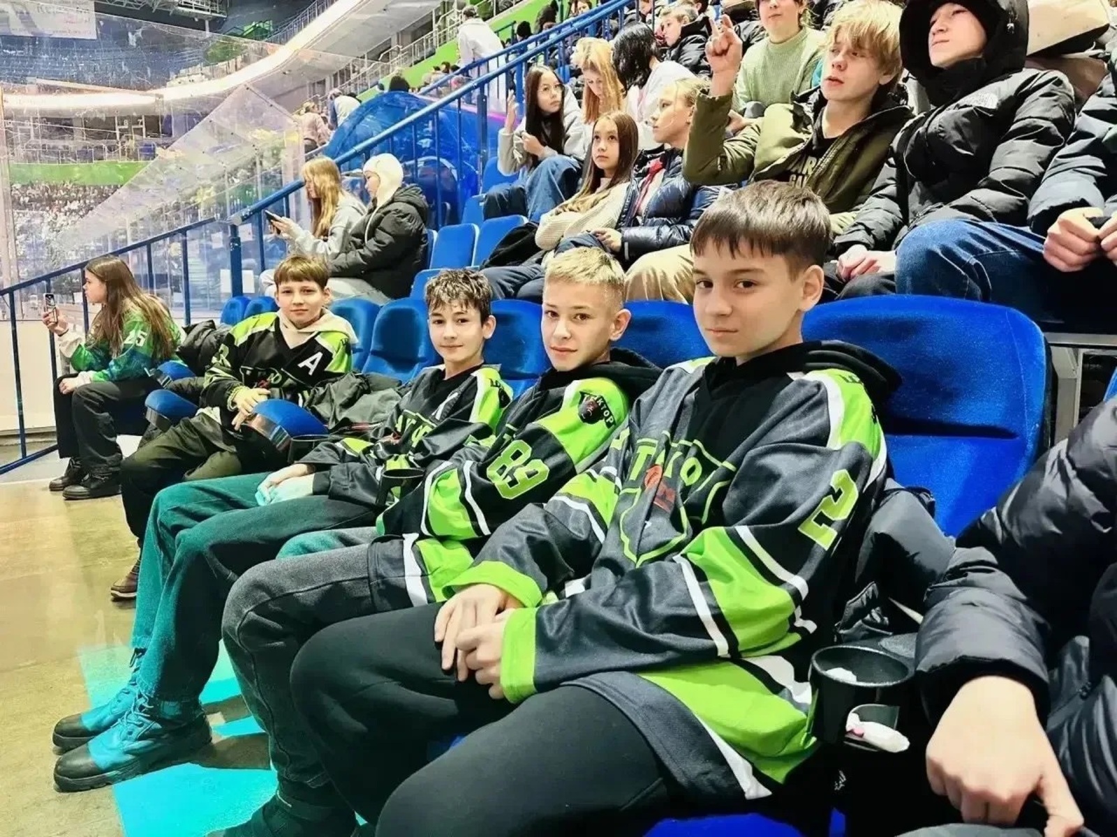 "Уфа-Арена"да гимназистлар өчен хоккей дәресе узды