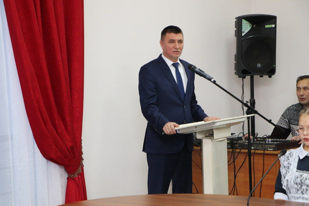 Хезмәтләре олы хөрмәткә лаек