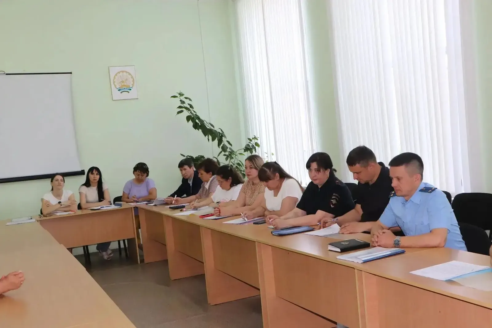 Балагызның киләчәген уйлагыз: аңа куркыныч уенчык сатып алмагыз!