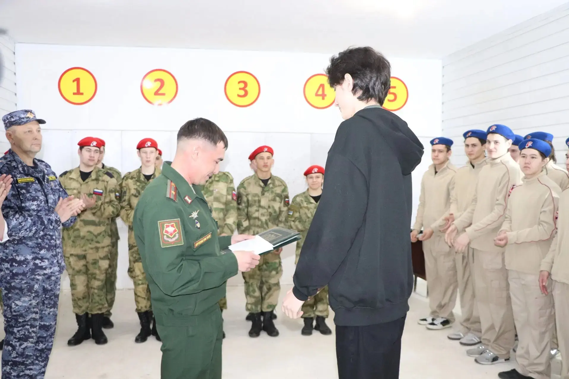 Булачак солдатларга повесткалар тапшырылды