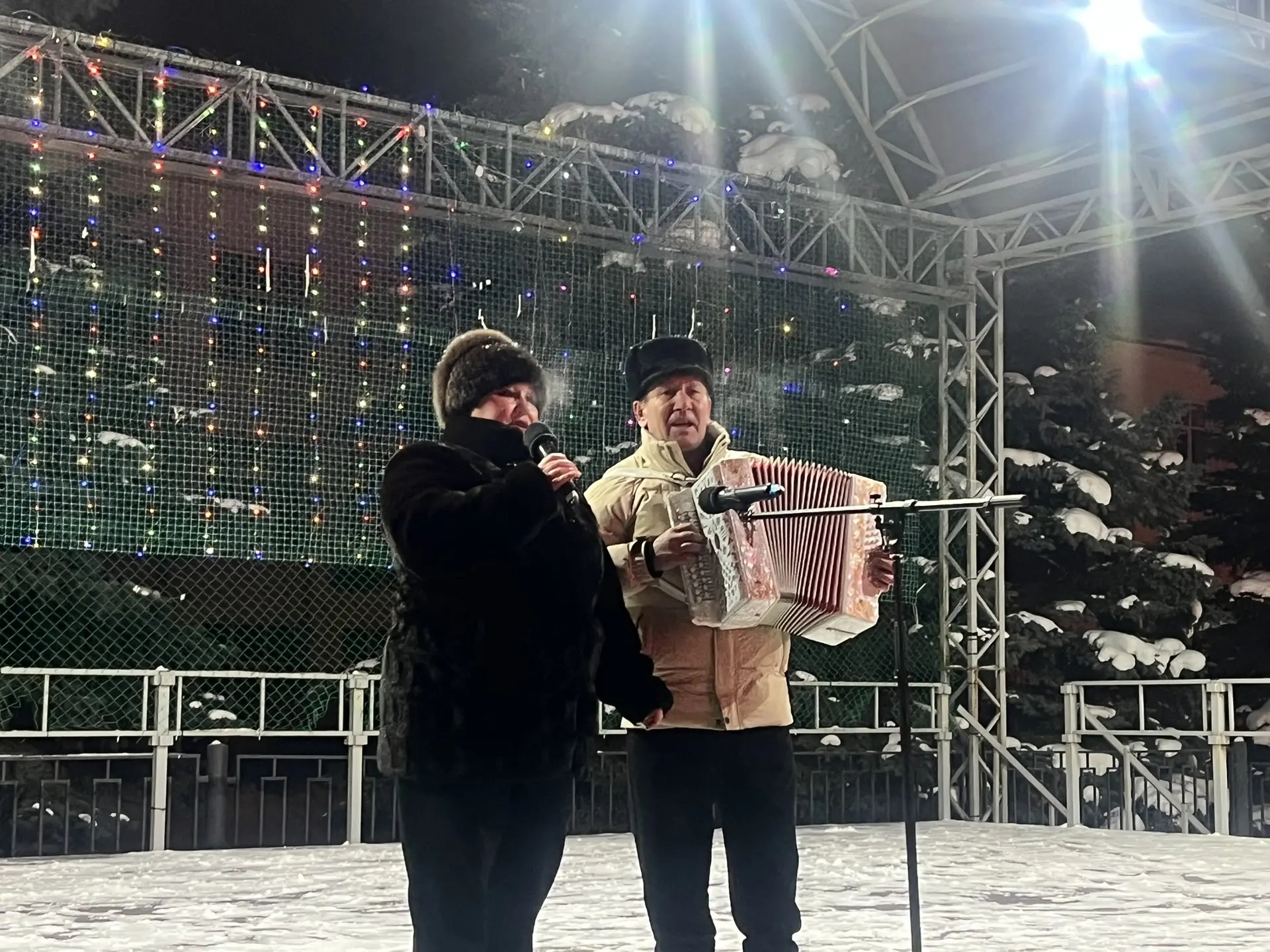 Авыл үзешчәннәре катнашлыгында матур концерт