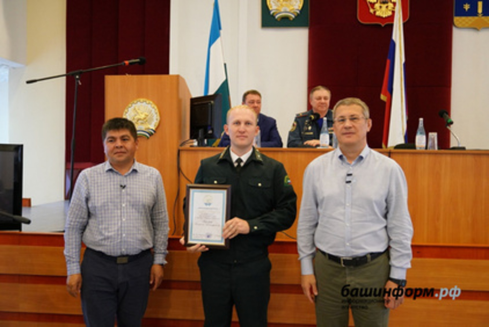 Глава Башкортостана Радий Хабиров поблагодарил пожарных и волонтёров за тушение лесных пожаров