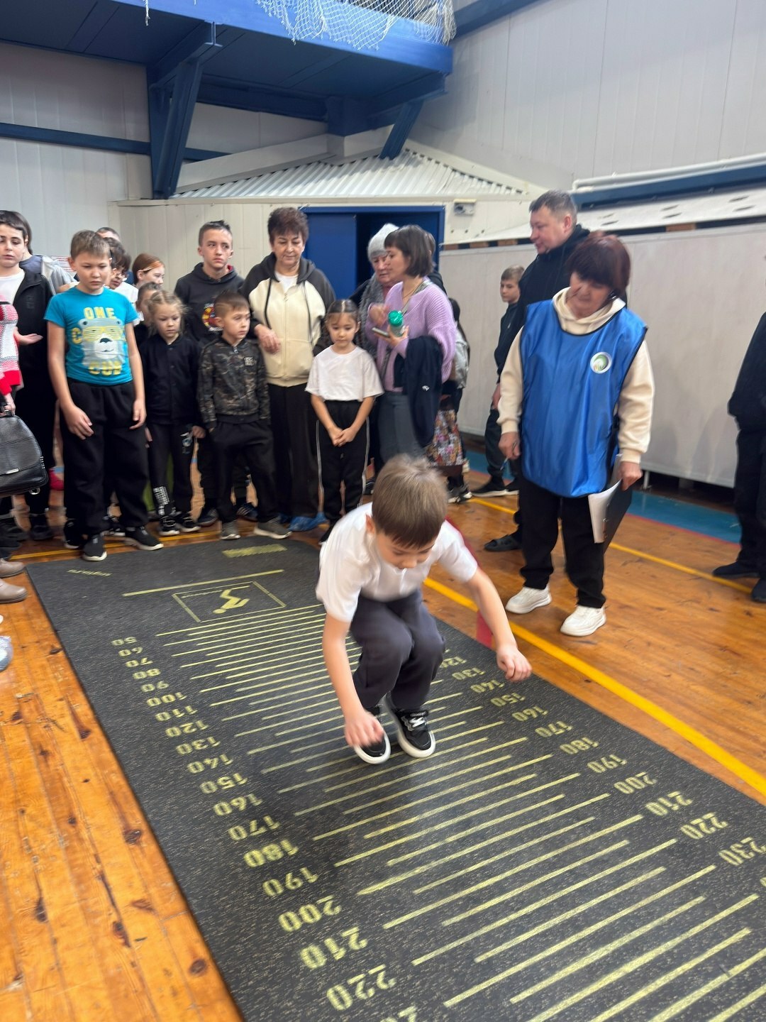 Югары физик әзерлек күрсәтеп