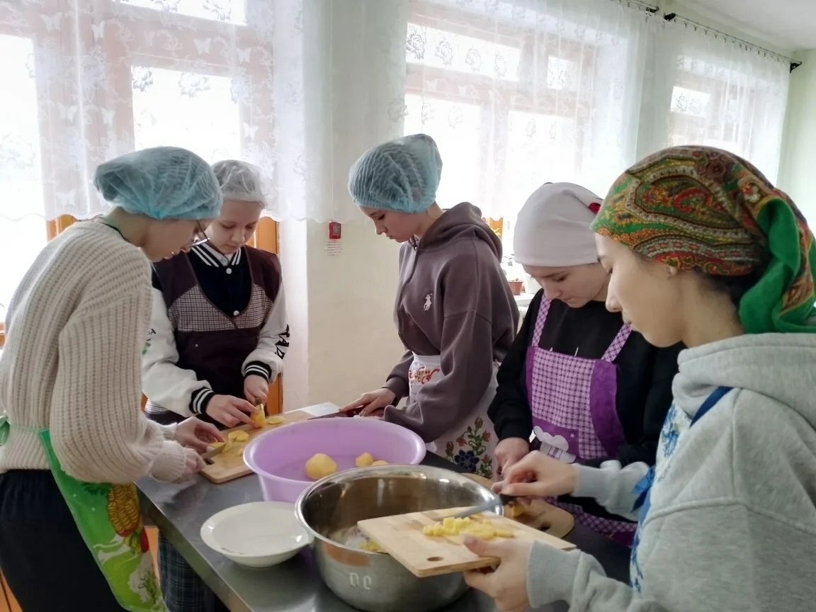 Укучылар  «Минем милли ризыгым» флешмобына кушылды