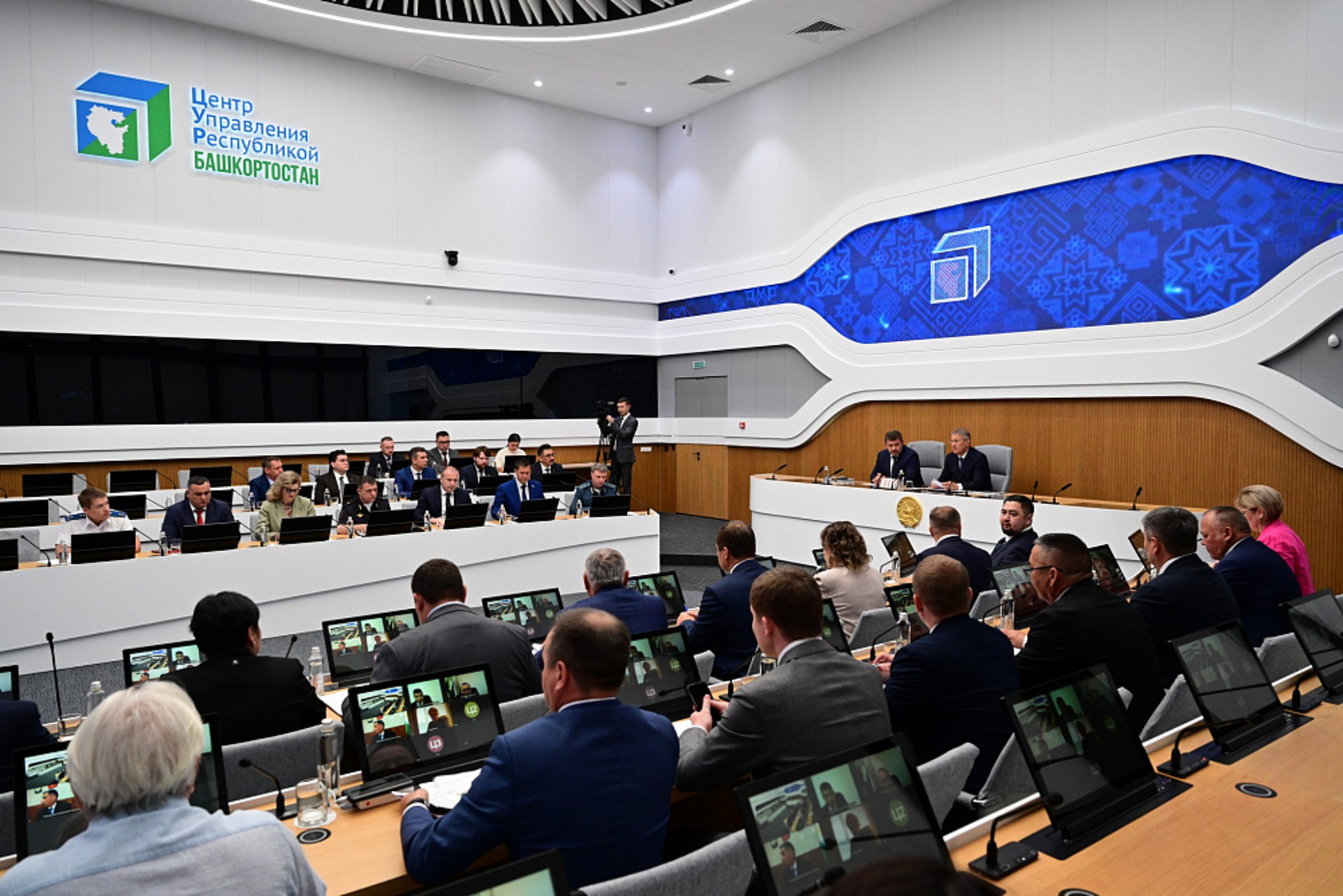 Радий Хабиров и руководитель Роснедр Олег Казанов провёли заседание межведомстве