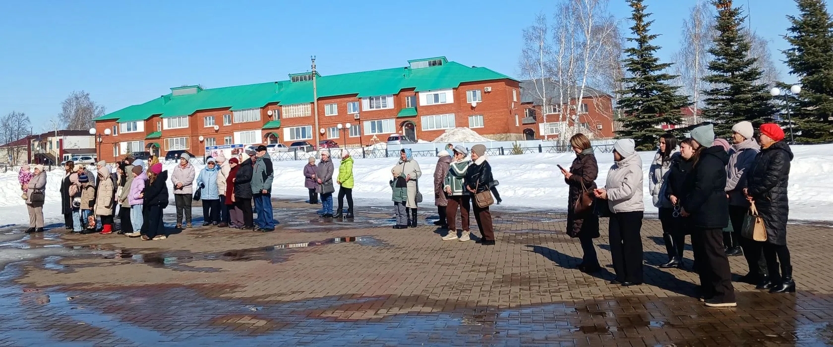 Бердәмлек һәм яз билгесе булып