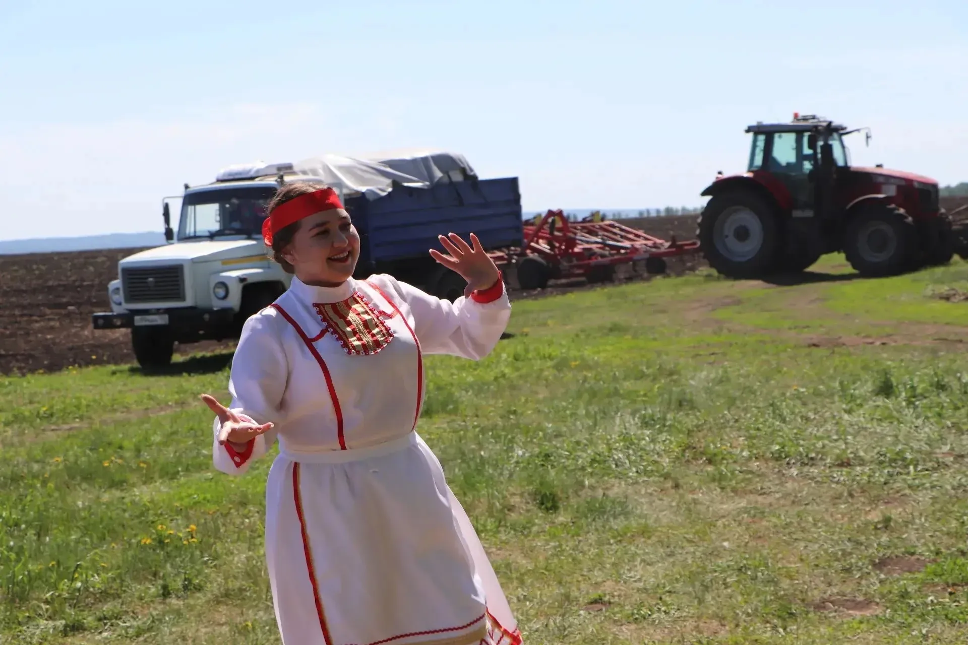 “Чаткылар” агитбригадасы – басу батырлары янында