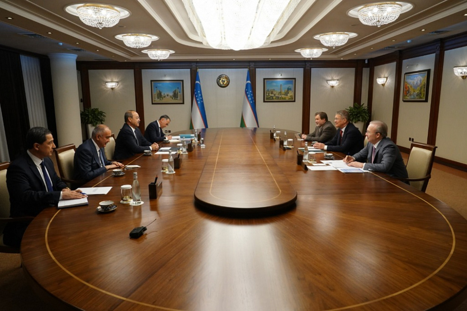 Рабочая встреча Радия Хабирова и Премьер-министра Узбекистана Абдуллы Арипова