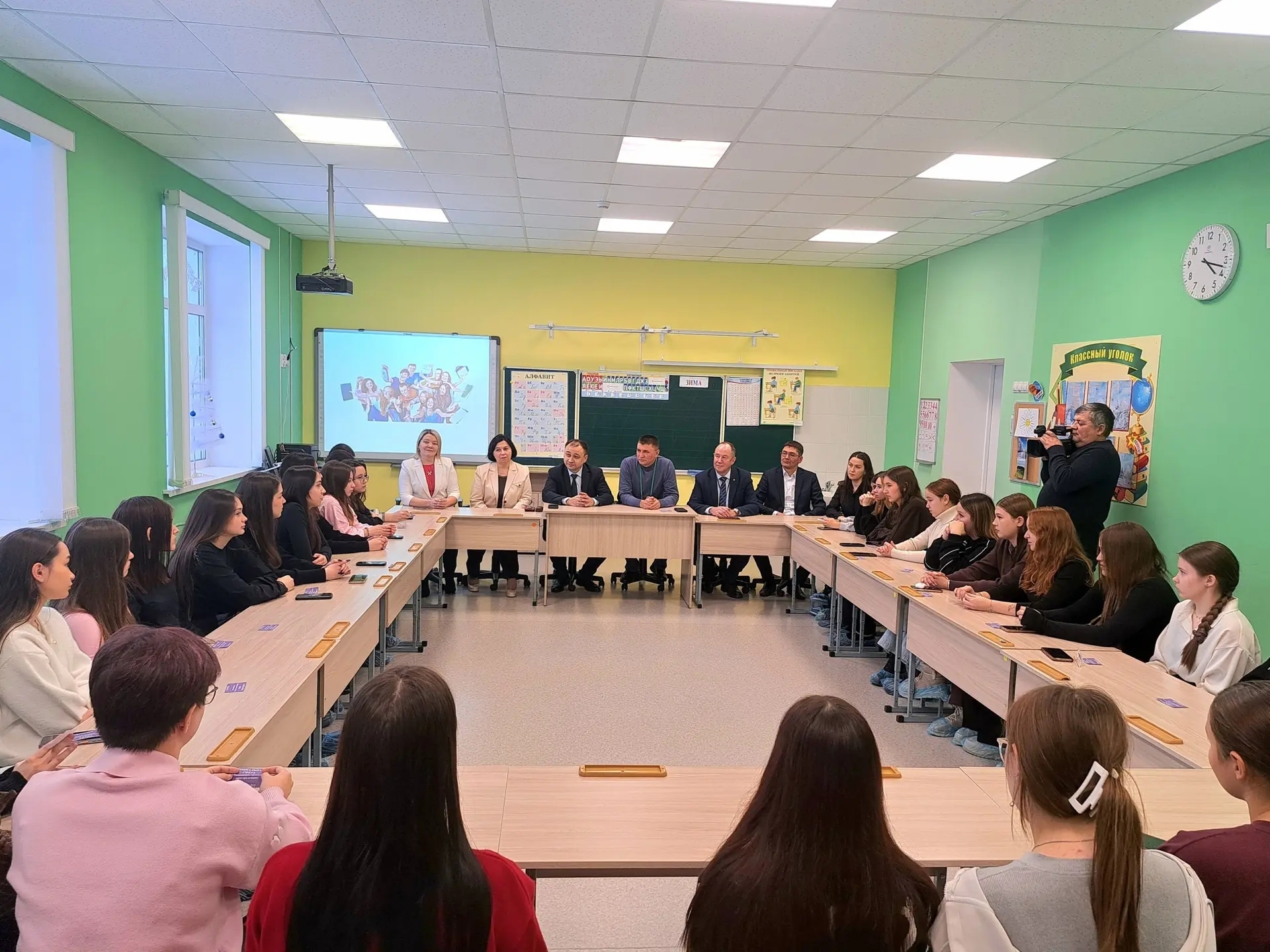 Дустанә аралашу һәм фикер алышу дулкынында