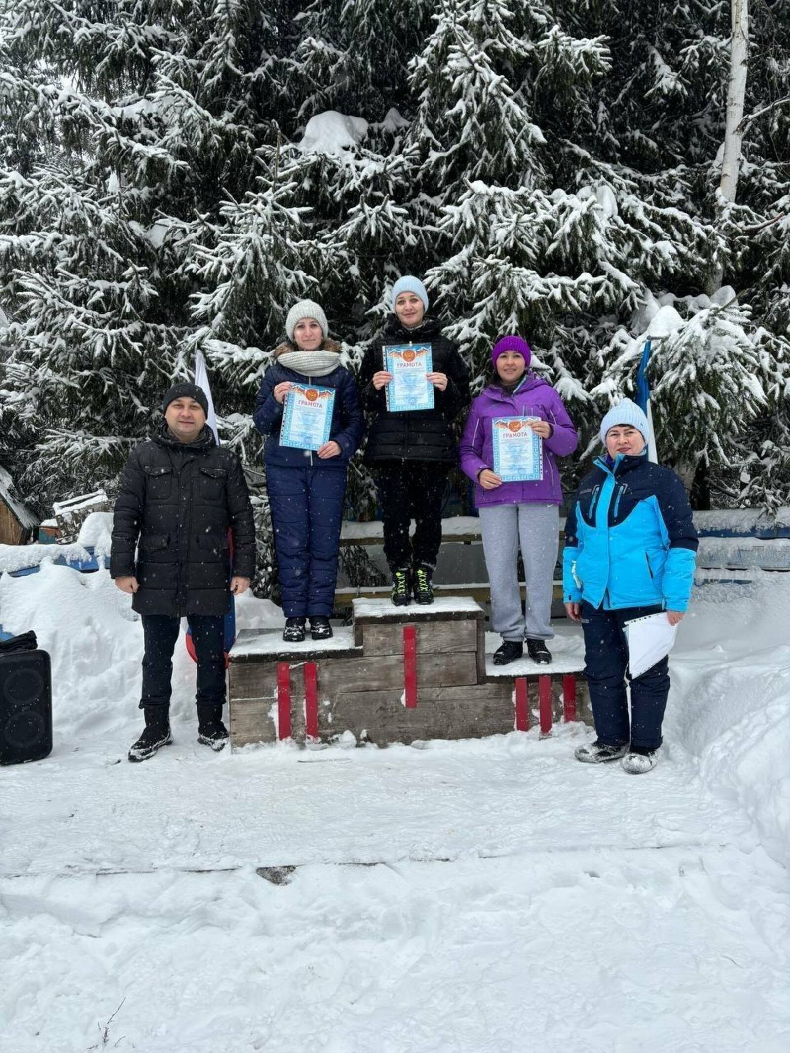 Мәгариф хезмәткәрләре чаңгы ярышларында катнашты