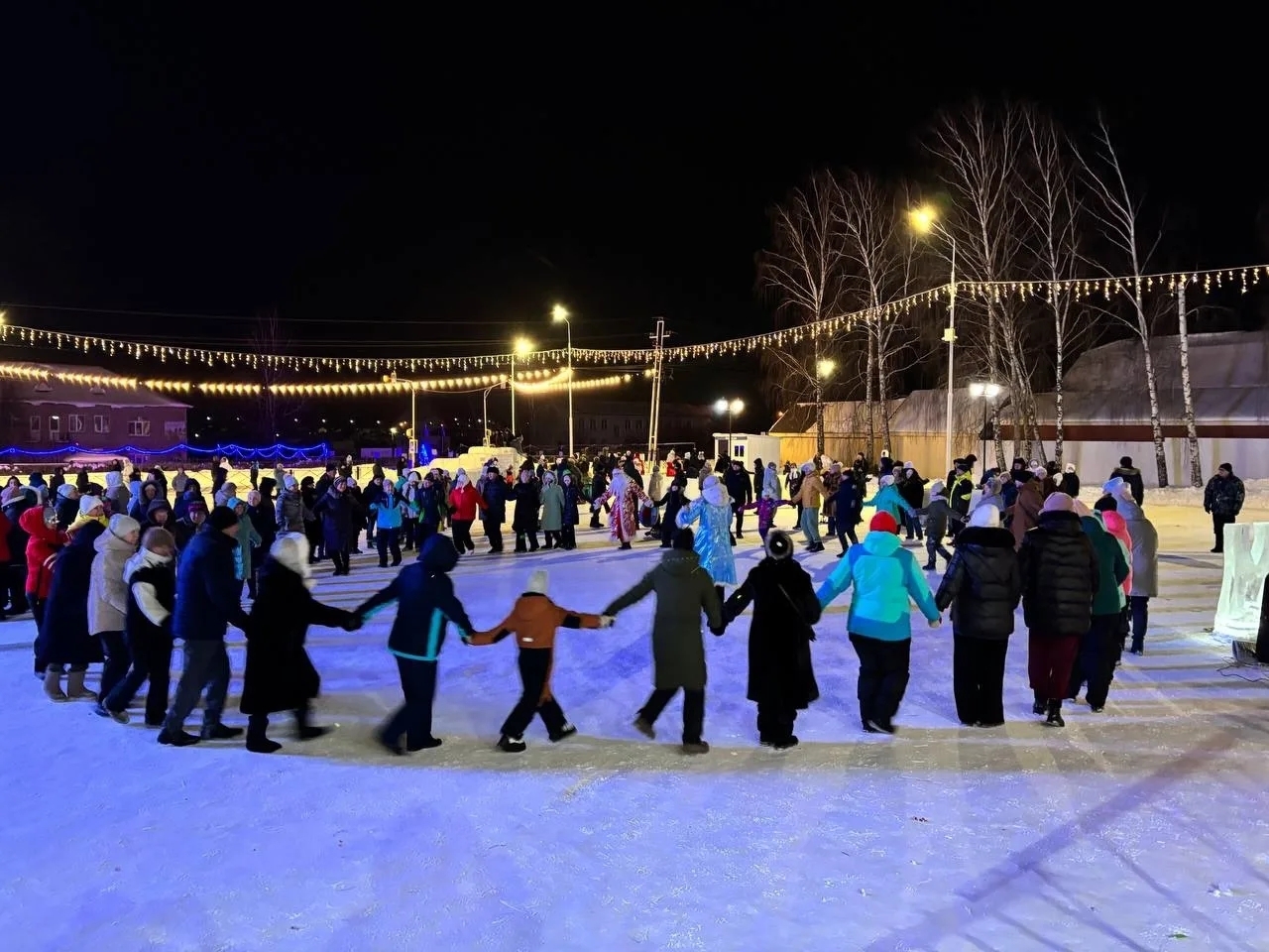 Чыршы янында Яңа ел күңел ачулары