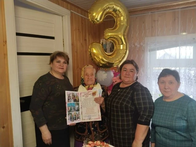 90 яшьлек юбилее белән тәбрикләделәр