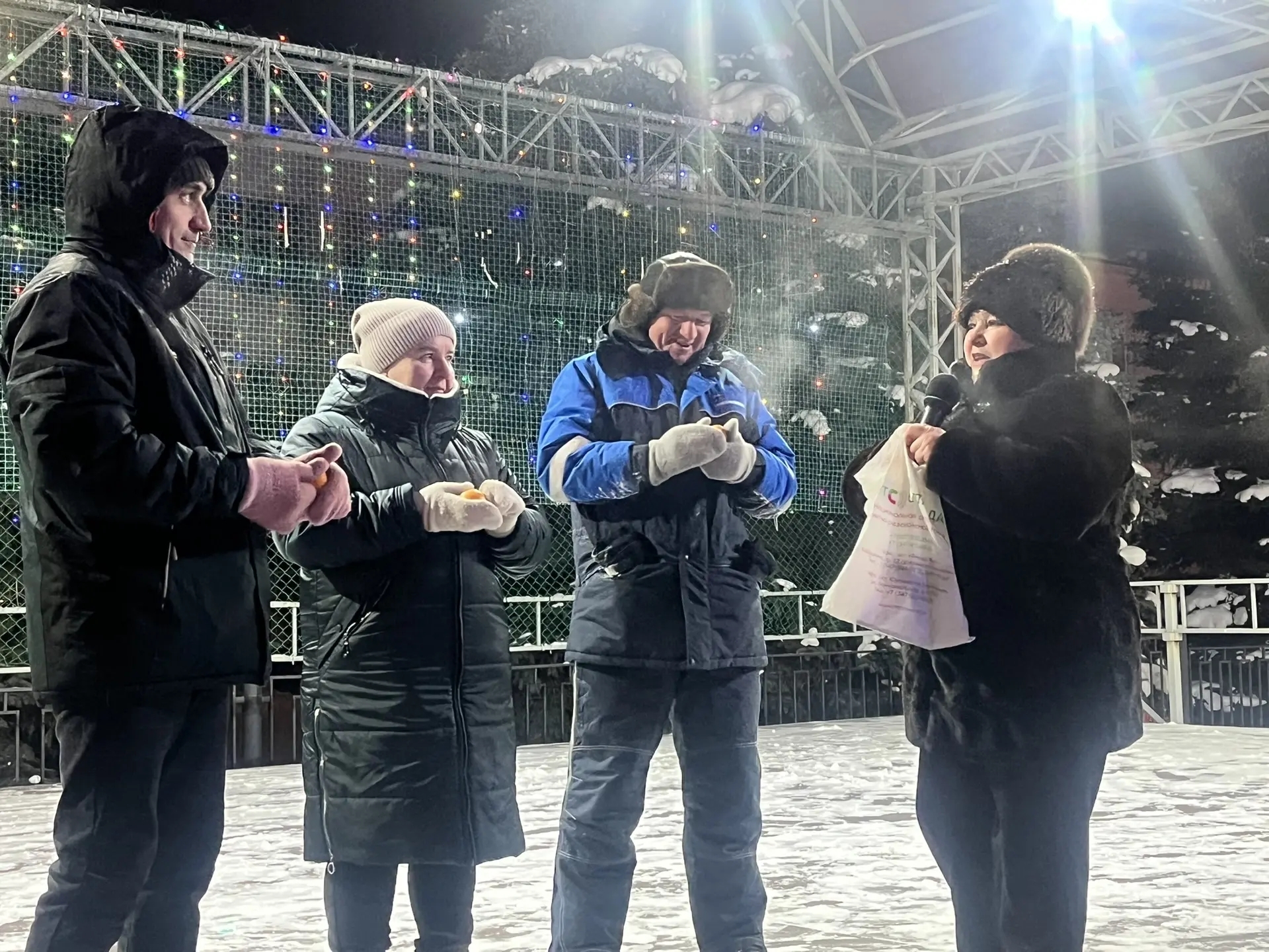 Авыл үзешчәннәре катнашлыгында матур концерт