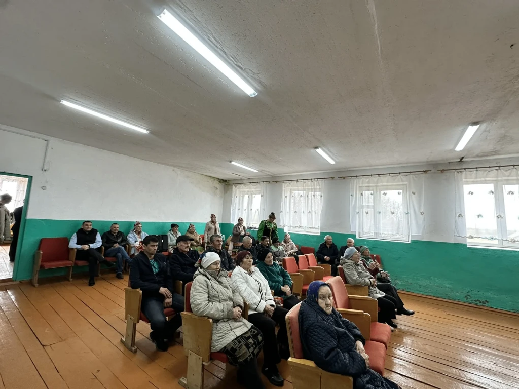 Макарлыларны сөендереп