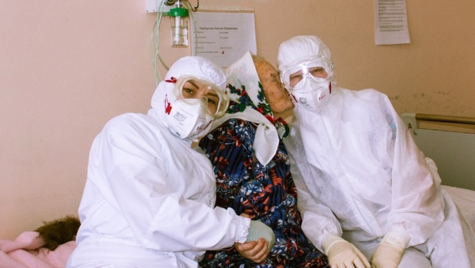 101-летняя жительница Башкирии Анисия Матвеевна Камышлова победила коронавирус. На днях пожилую женщину выписали из ковид-госпиталя № 2 в Кумертау
