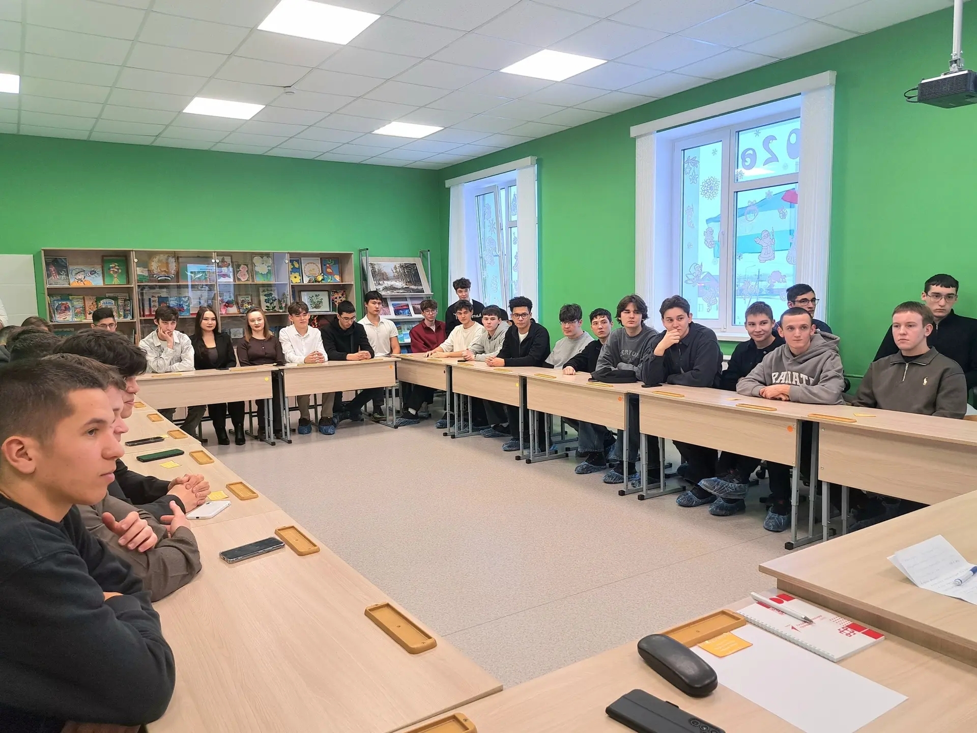 Дустанә аралашу һәм фикер алышу дулкынында