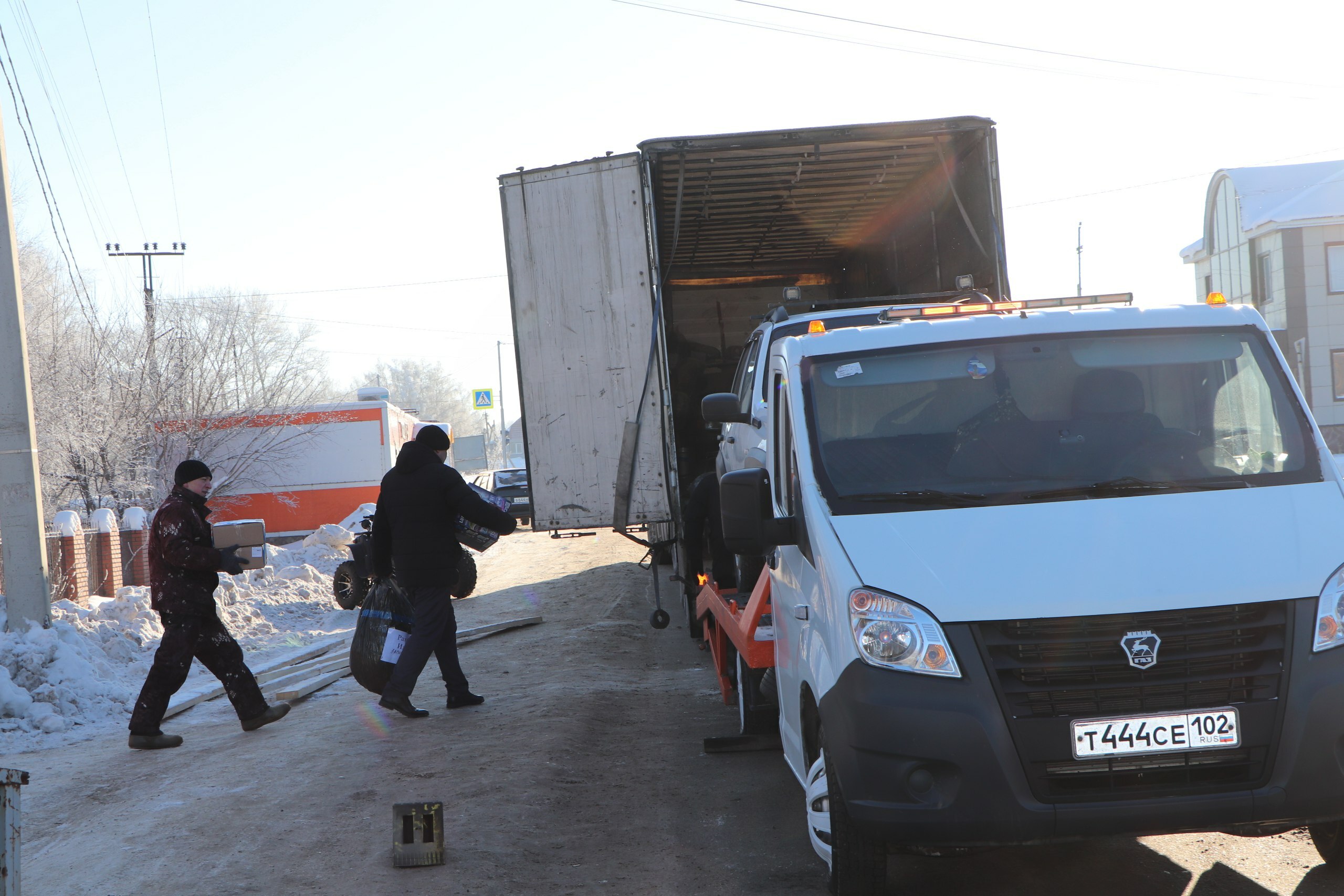 Гуманитар йөк юлга кузгалды