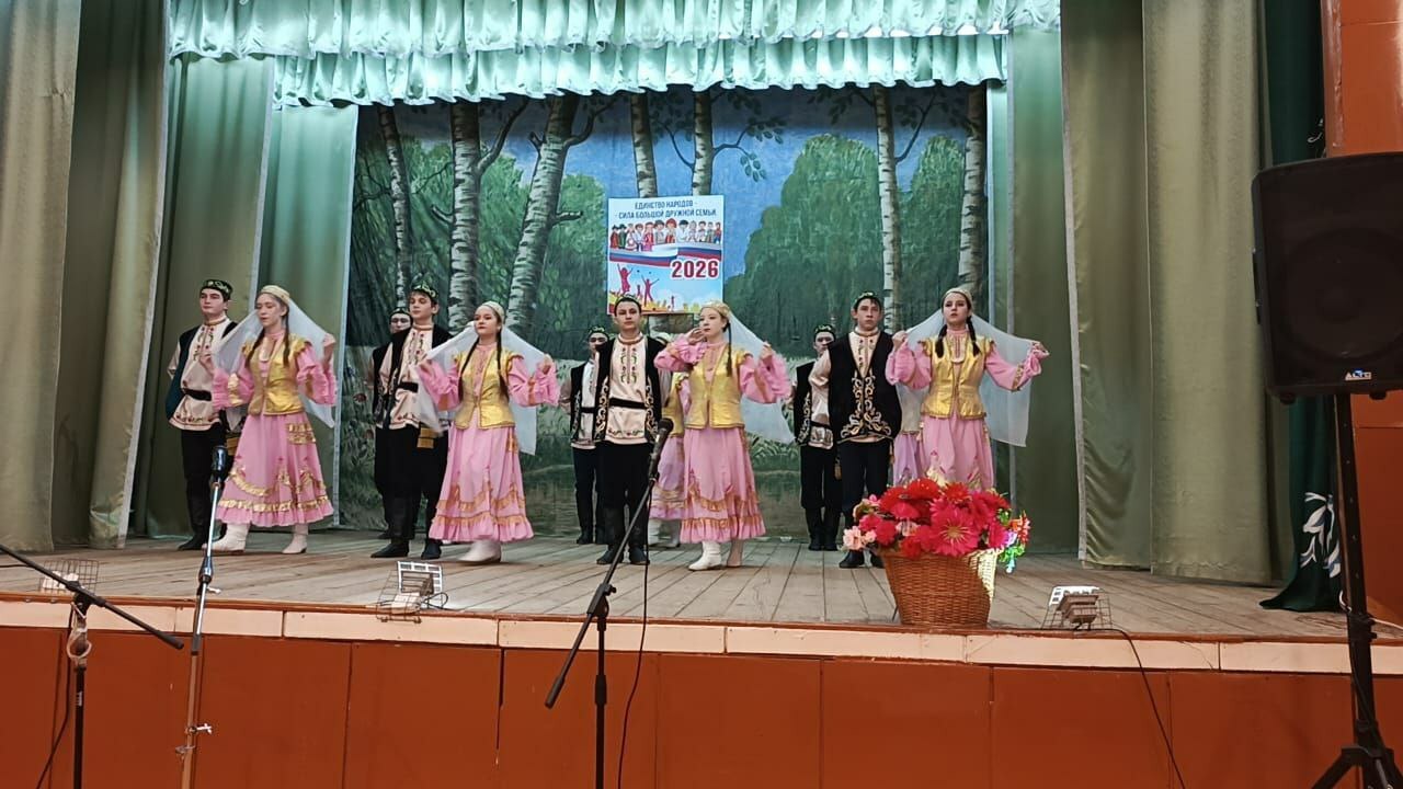 Күңелләрне биләп алды, йөрәкләрне эретте