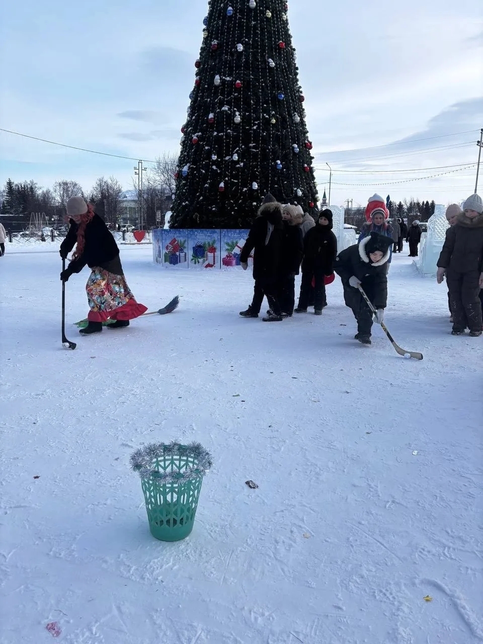 Балаларга могҗизалы бәйрәм бүләк иттеләр