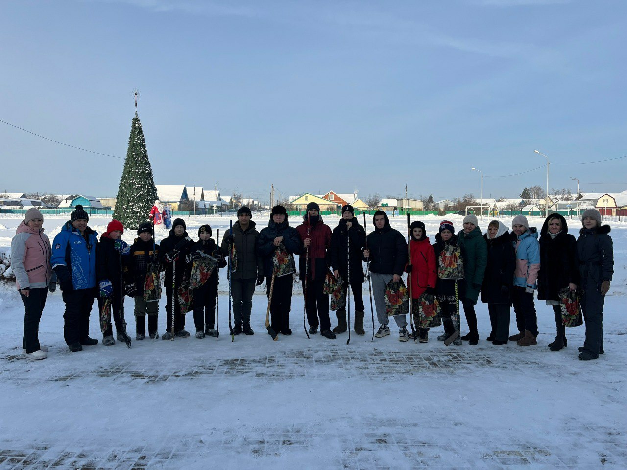 Пима киеп хоккей уйнадылар