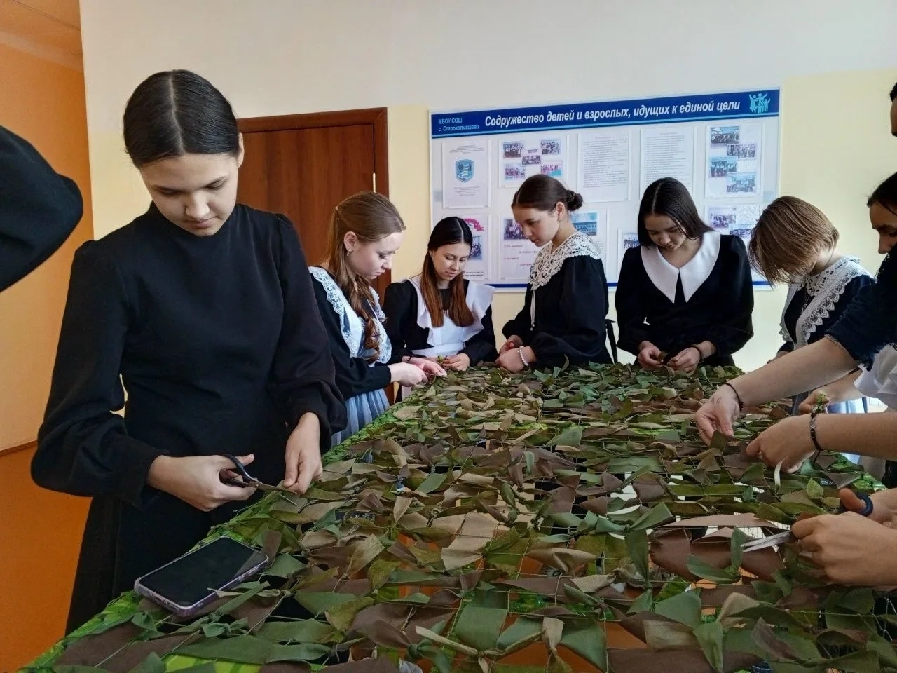 Маскировкалау челтәрләрен үрү эшчәнлеген дәвам итеп