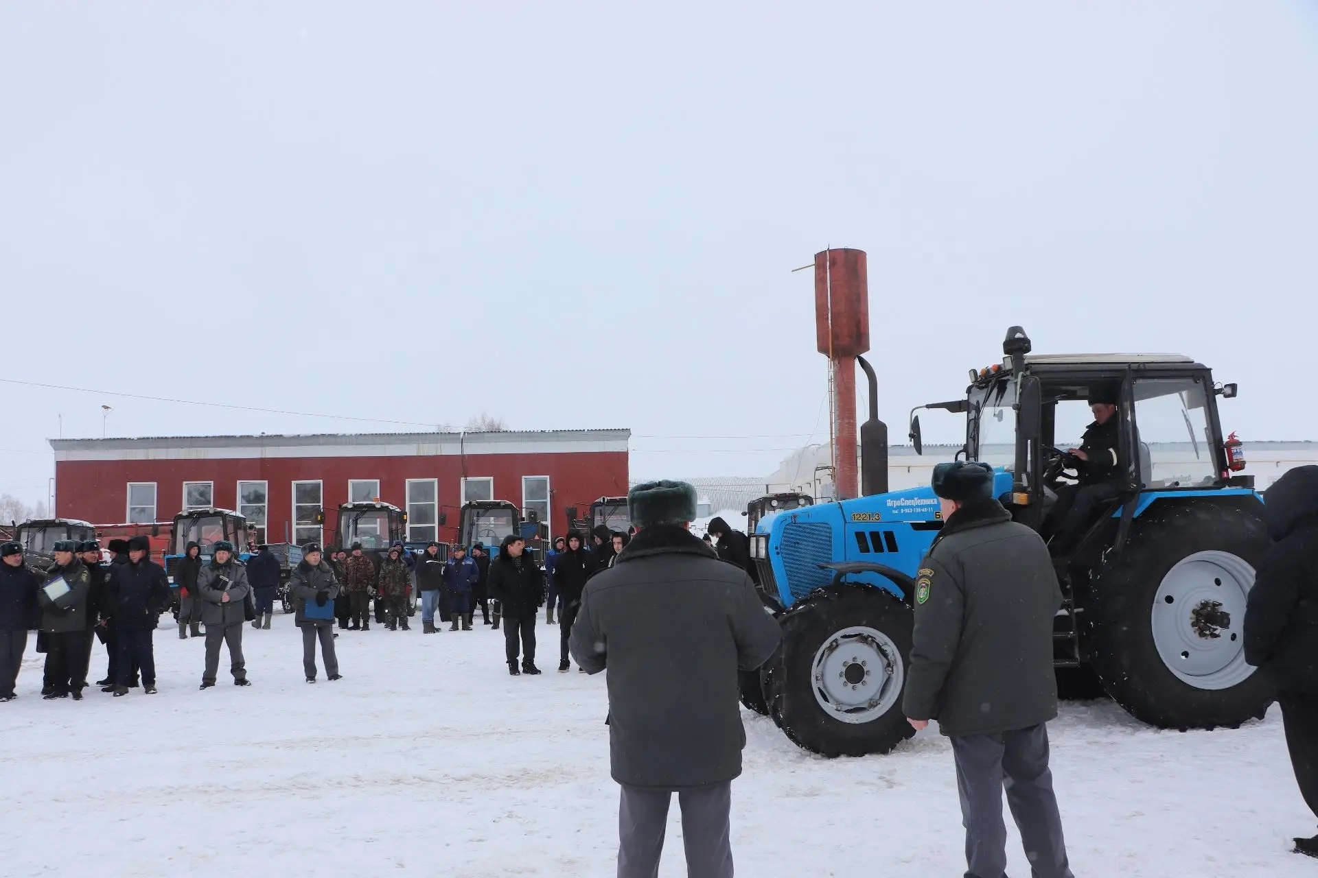 Үзйөрешле машиналарга техник күзәтү үткәрелде