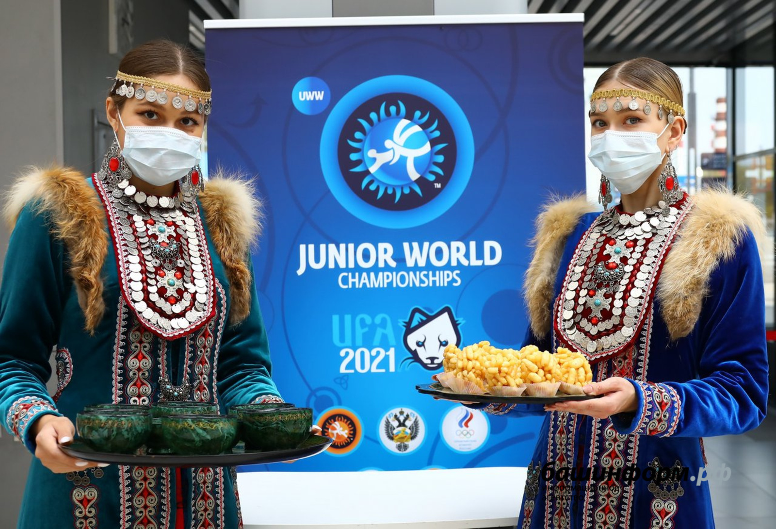 В аэропорту «Уфа» встретили первых участников чемпионата мира по борьбе из Филиппин