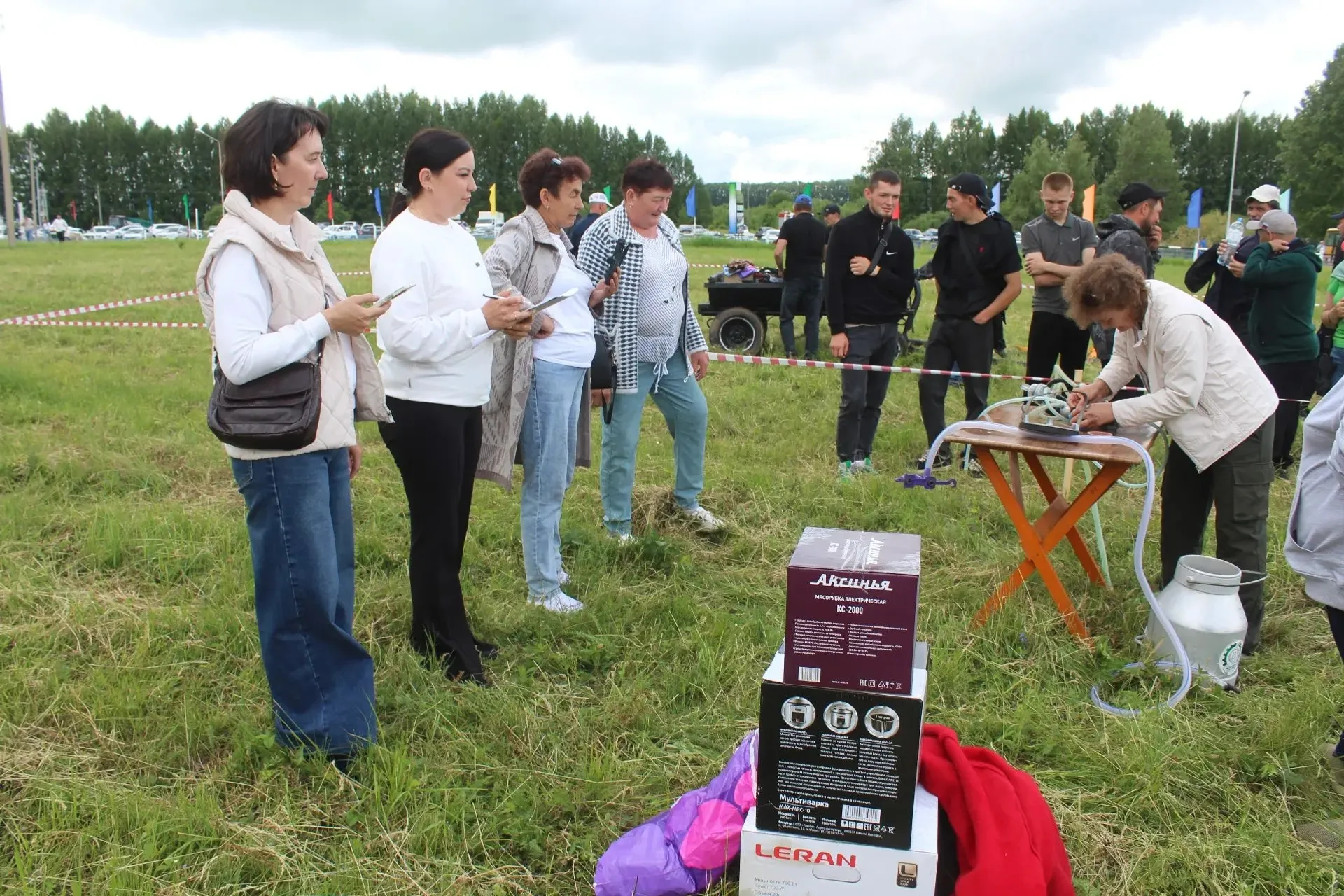 Кулларына хәтта күз иярми