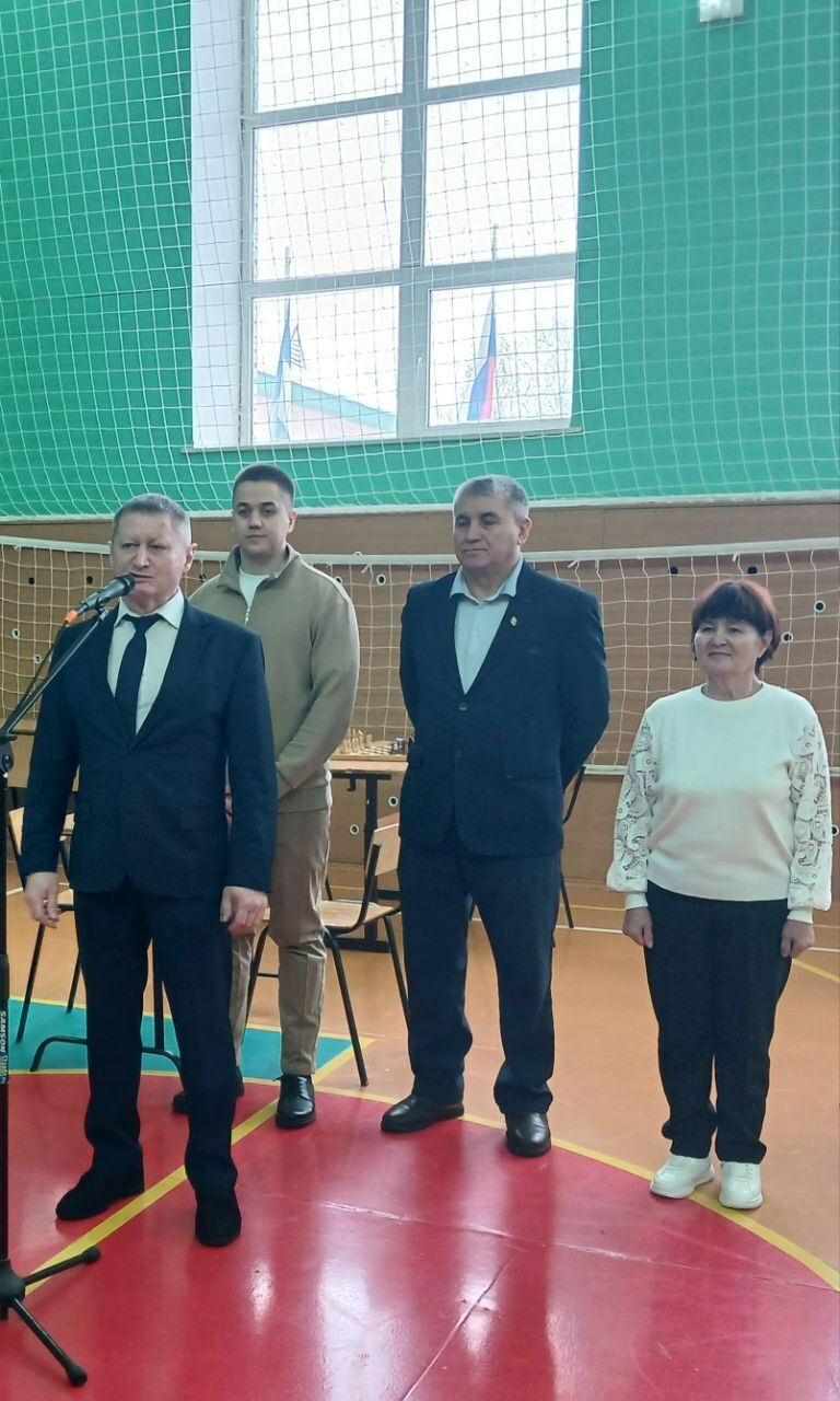 Төрле буын шахматчыларны очраштырып