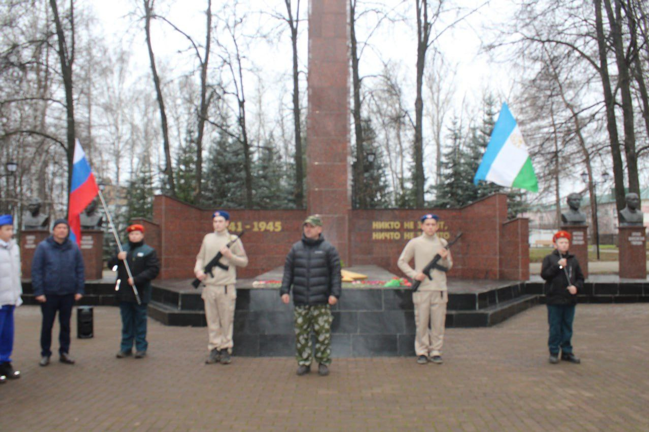 Бүген - Билгесез солдат көне