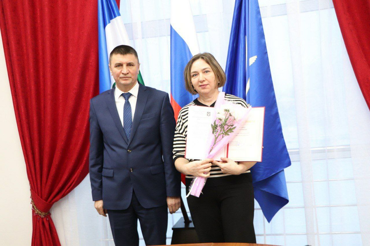 Хезмәтләре олы хөрмәткә лаек