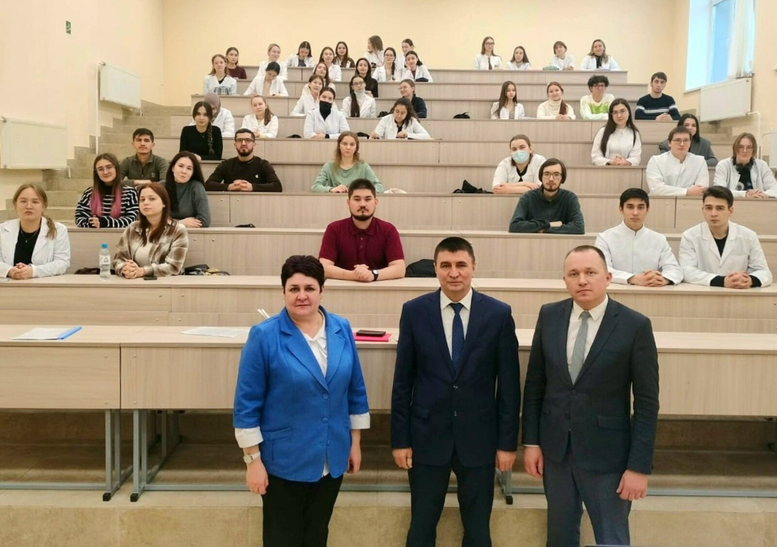 Булачак табиб-студентлар белән очрашу булды