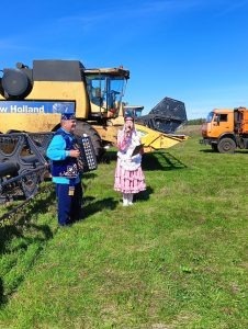 Төшке аш вакытында күңелле ял бүләк итеп