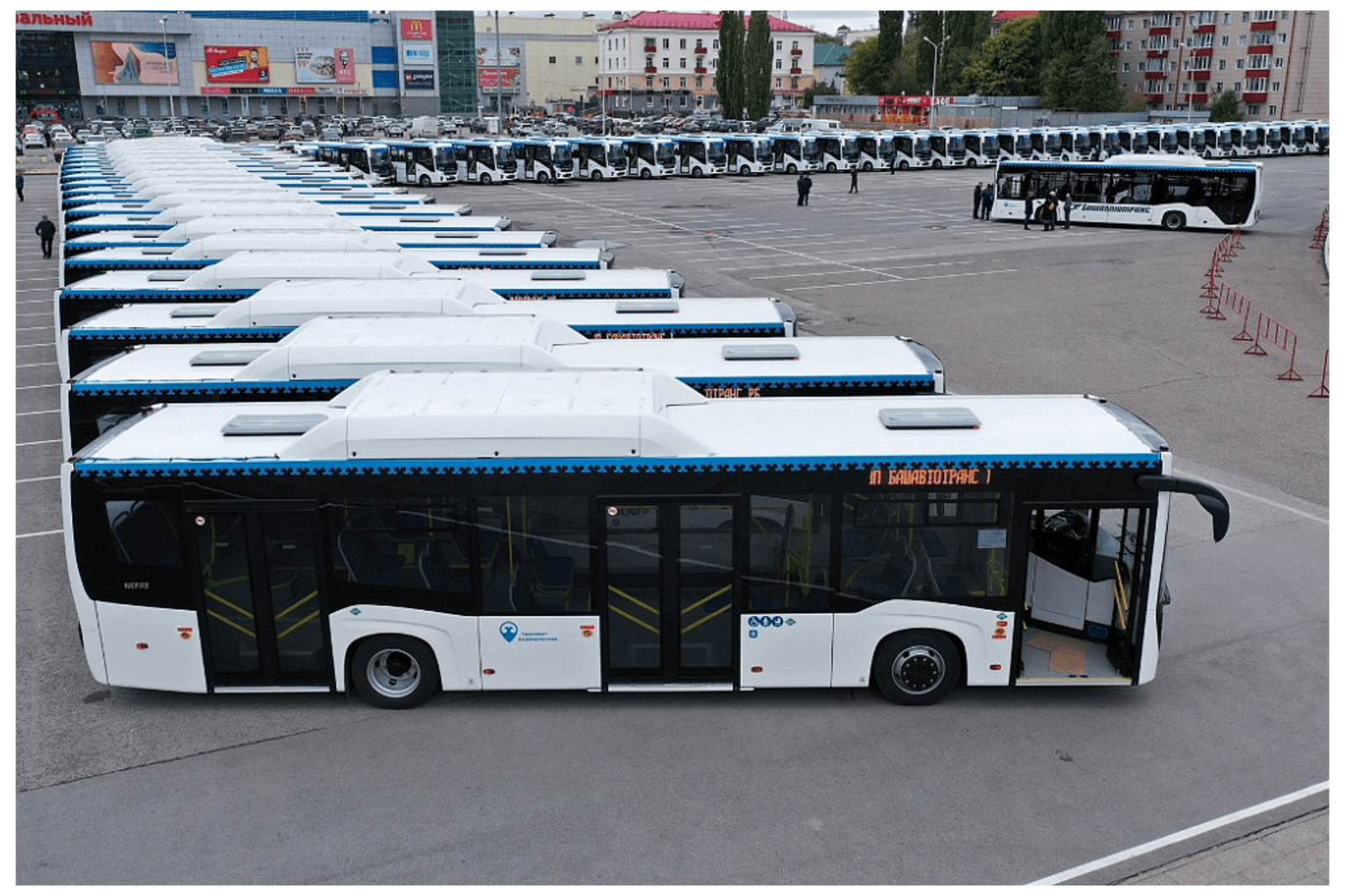 На уфимские маршруты выйдут 220 новых автобусов