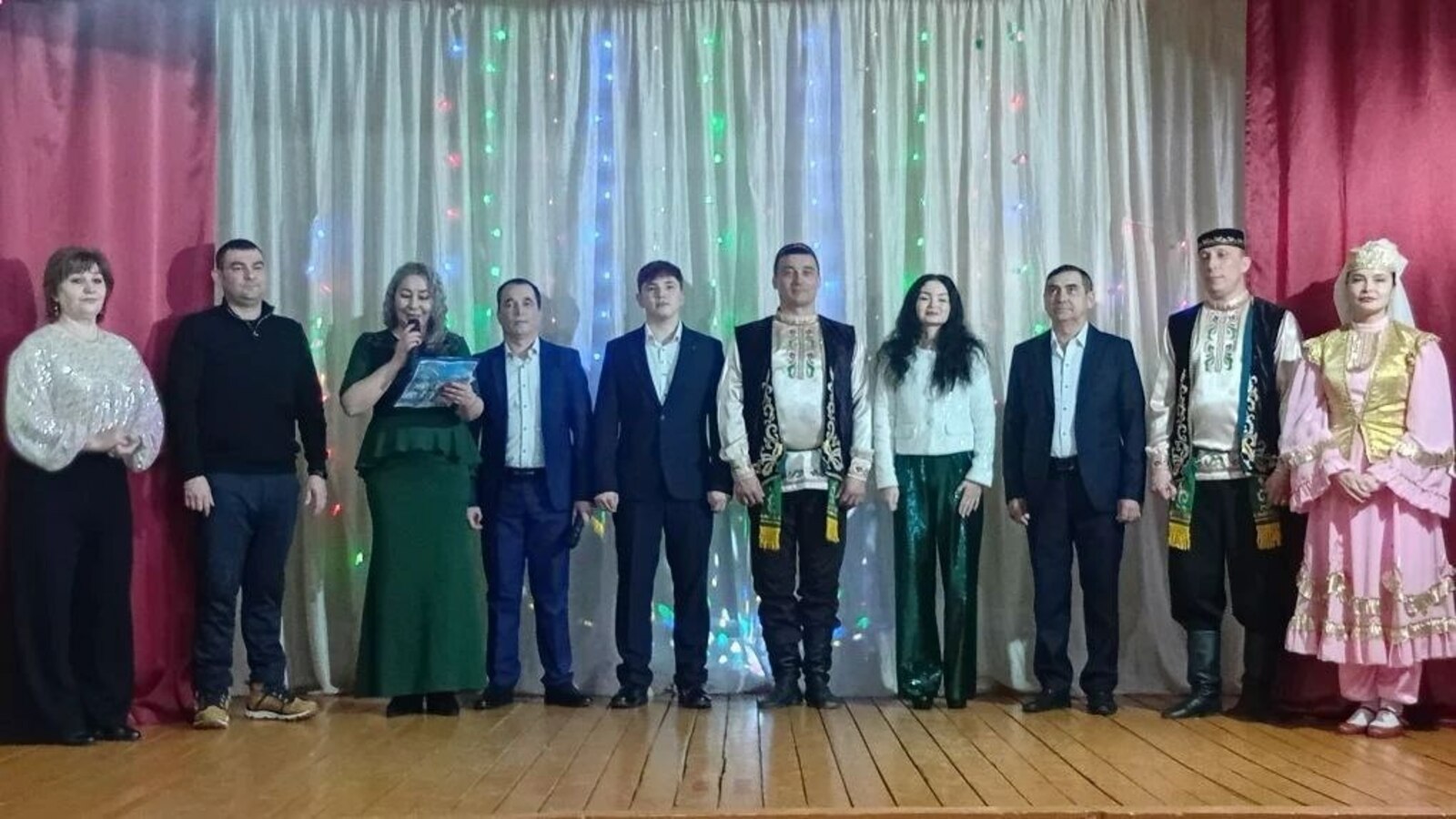 Авыл халкын чыгышлары белән сөендереп