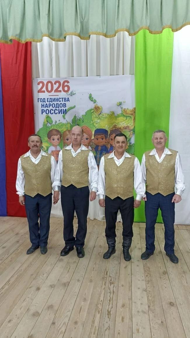 “Без – бөек илебезнең бердәм халкы”, – ди Үрнәк авыл биләмәсе үзешчәннәре