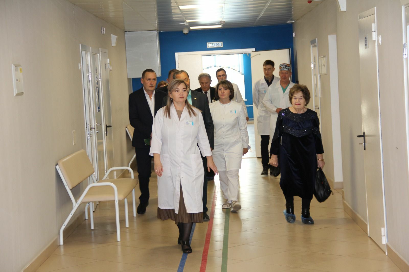 Бәйрәм уңаеннан җылы очрашу