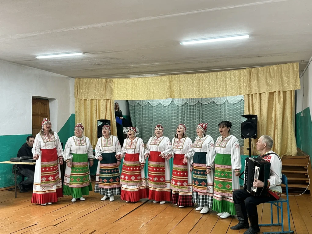 Макарлыларны сөендереп