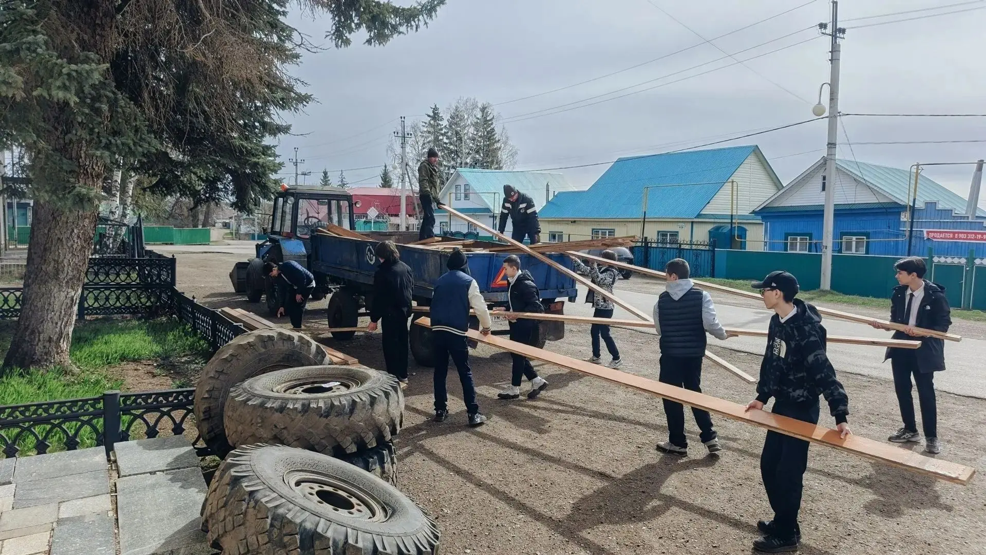 Беренче мәктәп актив гражданлык позицияләре белән аерылып тора