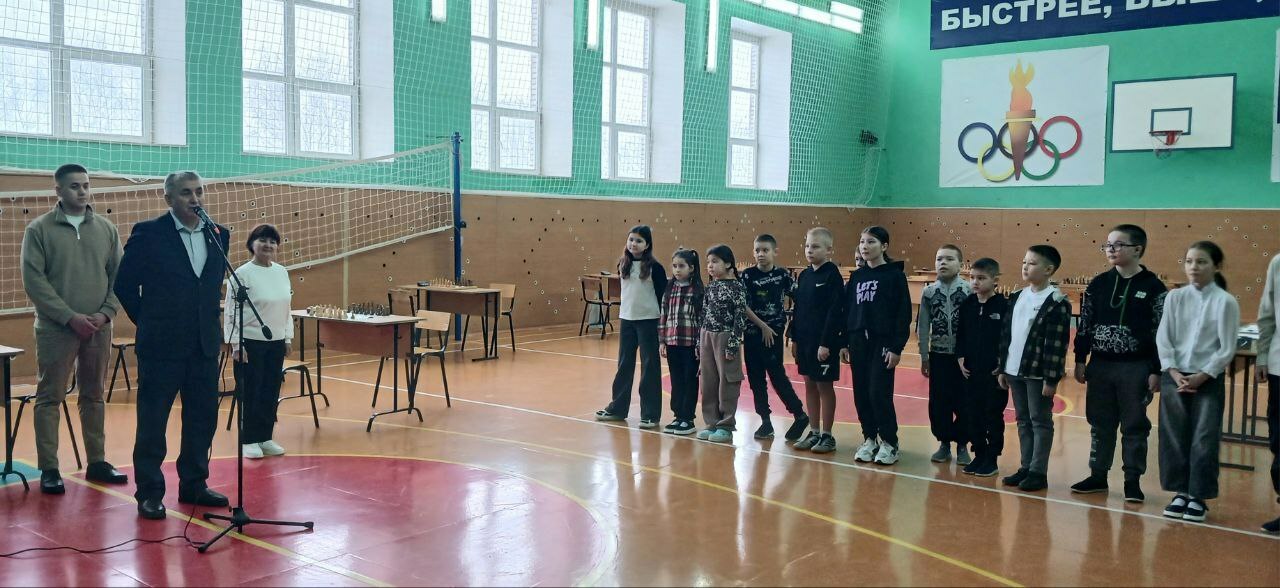 Төрле буын шахматчыларны очраштырып