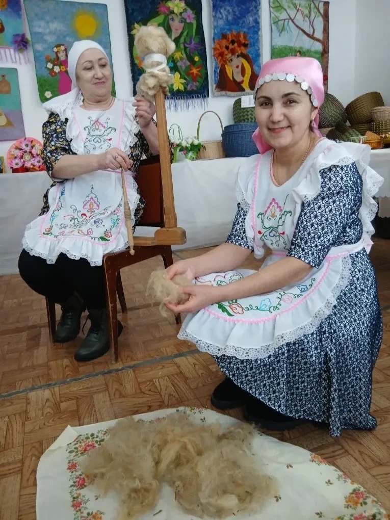 “Арт. Һөнәр” остаханәсендә тормыш кайный