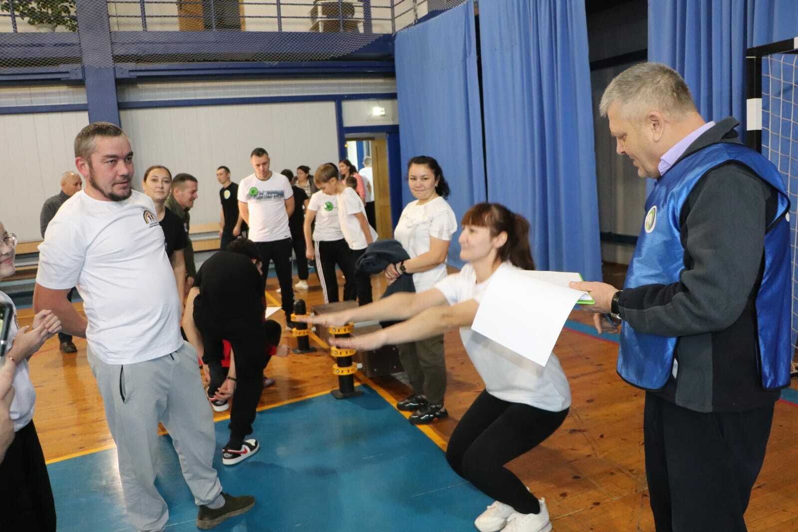 “Әти, әни һәм мин – спорт сөюче гаилә”